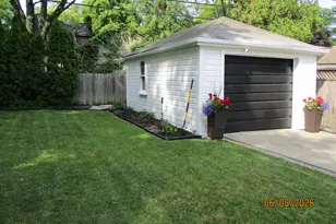 456 Manor St, Grosse Pointe Farms, MI 48236 - Photo 9