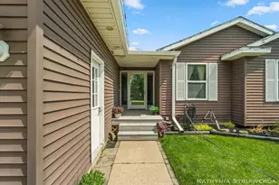 1127 Mulligan Ct SW, Wyoming, MI 49509 - Photo 3
