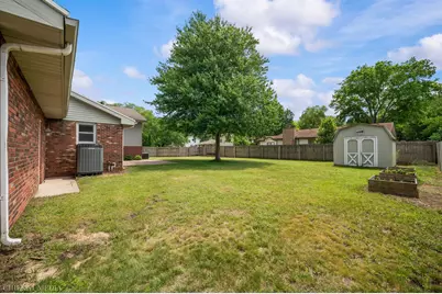 1346 Desmond Street, Saint Joseph, MI 49085 - Photo 59