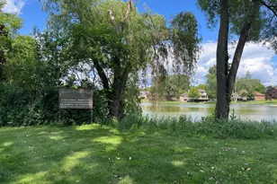 6718 Forest Park Dr, Troy, MI 48098 - Photo 39