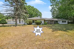 1358 N Lakeshore Dr, Ludington, MI 49431 - Photo 1