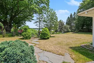 1358 N Lakeshore Dr, Ludington, MI 49431 - Photo 27
