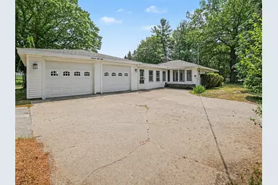1358 N Lakeshore Drive, Ludington, MI 49431 - Photo 3