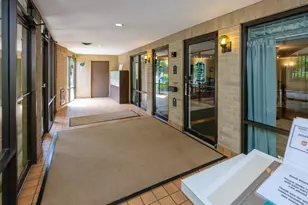 4040 Greenleaf Cir, Kalamazoo, MI 49008 - Photo 25