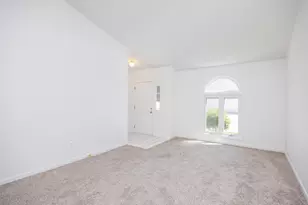 35907 Fierimonte Dr, Clinton Twp, MI 48035 - Photo 3