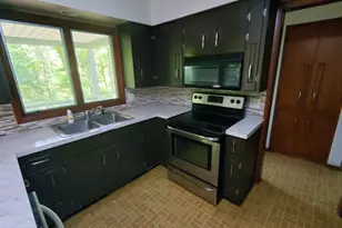 14261 Essenburg Dr, Holland, MI 49424 - Photo 5