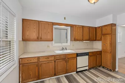 2453 Byron Center Avenue SW, Wyoming, MI 49519 - Photo 5