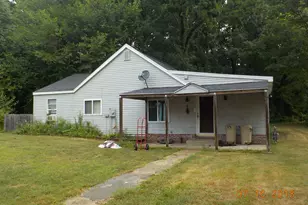 3406 W Shore Dr, Battle Creek, MI 49017 - Photo 1