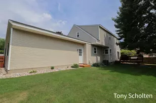 7537 Woodside Dr, Hudsonville, MI 49426 - Photo 29