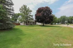 7537 Woodside Dr, Hudsonville, MI 49426 - Photo 3