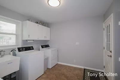 7537 Woodside Drive, Hudsonville, MI 49426 - Photo 15
