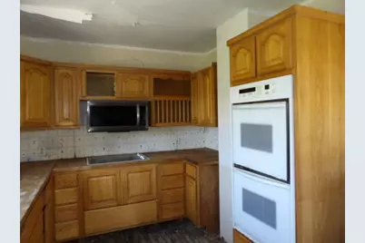 667 W Southern Road, Bronson, MI 49028 - Photo 7