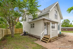 404 S Bridge St, Belding, MI 48809 - Photo 25