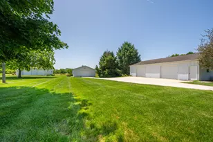 31401 Middle Crossing Rd, Dowagiac, MI 49047 - Photo 11