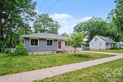 4631 Carrick Avenue SE, Grand Rapids, MI 49508 - Photo 3