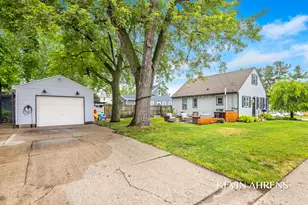 3610 Crystal St SW, Grandville, MI 49418 - Photo 3