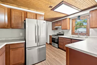 529 Riverside Drive, Battle Creek, MI 49015 - Photo 11