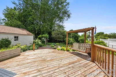 303 Wallinwood Avenue NE, Grand Rapids, MI 49503 - Photo 29