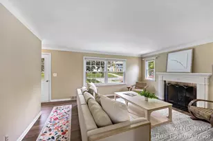 303 Wallinwood Ave NE, Grand Rapids, MI 49503 - Photo 5