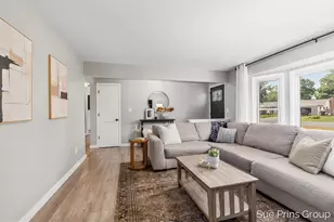 7354 S Garden Ct, Jenison, MI 49428 - Photo 7