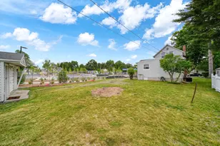 516 S Main St, Chelsea, MI 48118 - Photo 33