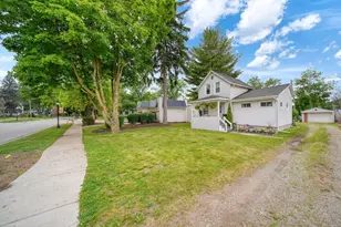 516 S Main St, Chelsea, MI 48118 - Photo 31