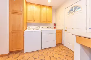 1877 Arlington Blvd, Ann Arbor, MI 48104 - Photo 25