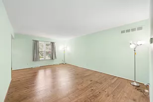 27653 W Echo Valley W, Farmington Hills, MI 48334 - Photo 7