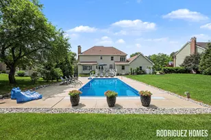 2246 Cascade Lakes Circle SE, Grand Rapids, MI 49546 - Photo 7