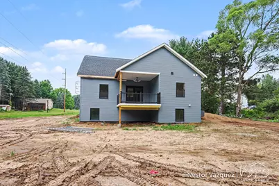 186 9 Mile Road NE, Comstock Park, MI 49321 - Photo 39