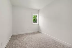 311 N Lavinia St, Ludington, MI 49431 - Photo 13