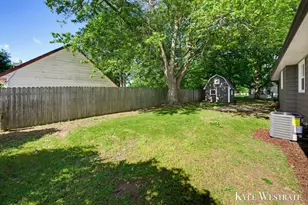 1126 3 Mile Rd NW, Grand Rapids, MI 49544 - Photo 31