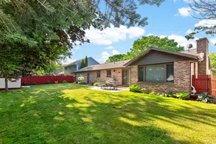 1329 Margaret Pl, Saint Joseph, MI 49085 - Photo 23