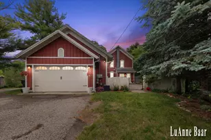 273 W Division St NE, Rockford, MI 49341 - Photo 57