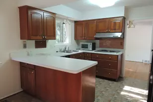 2098 Yorktown Dr, Ann Arbor, MI 48105 - Photo 9