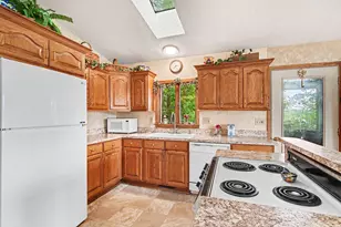 47135 Lakeview Dr, Lawrence, MI 49064 - Photo 11