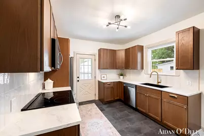 1050 Broadway Avenue NW, Grand Rapids, MI 49504 - Photo 9
