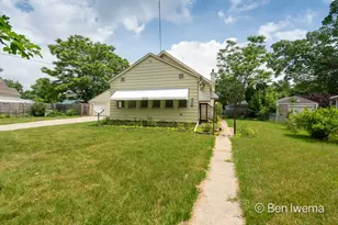 3710 Oriole Ave SW, Wyoming, MI 49509 - Photo 3