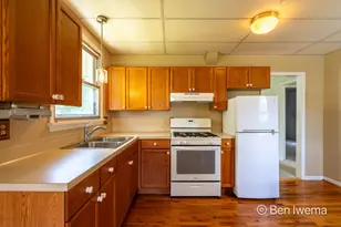 3710 Oriole Ave SW, Wyoming, MI 49509 - Photo 11