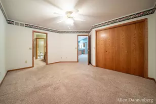 1946 Lakeview Dr, Zeeland, MI 49464 - Photo 25