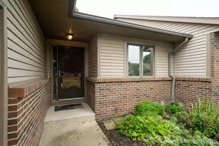 1946 Lakeview Dr, Zeeland, MI 49464 - Photo 5