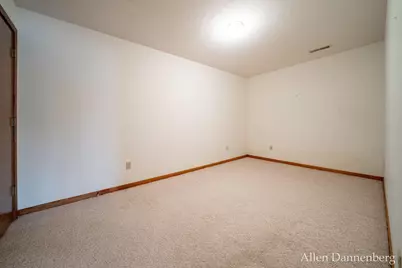 1946 Lakeview Drive, Zeeland, MI 49464 - Photo 45