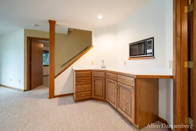 1946 Lakeview Drive, Zeeland, MI 49464 - Photo 35