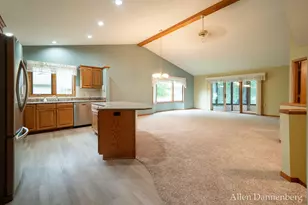 1946 Lakeview Dr, Zeeland, MI 49464 - Photo 7