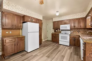 709 Brookside Dr, Otsego, MI 49078 - Photo 5