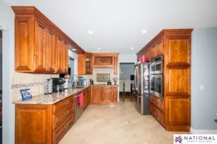 37709 Glengrove Dr, Farmington, MI 48331 - Photo 3