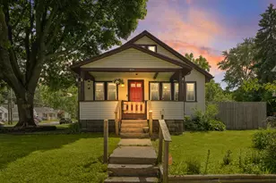 924 Spencer St NE, Grand Rapids, MI 49505 - Photo 1