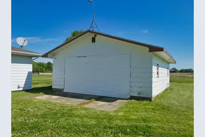 4534 E Britain Avenue, Benton Harbor, MI 49022 - Photo 3