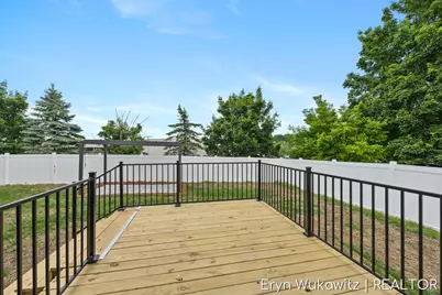 409 6 Mile Road NW, Comstock Park, MI 49321 - Photo 31