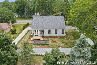 409 6 Mile Road NW, Comstock Park, MI 49321 - Photo 3
